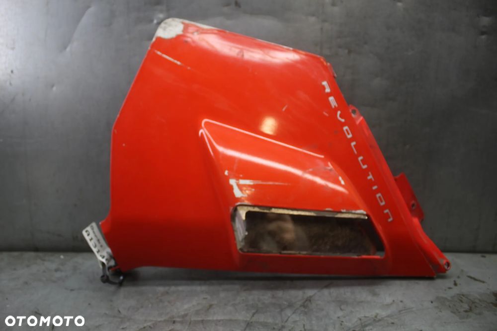 Derbi GP1 50 2T Bok boczek owiewka osłona obudowa prawa czacha czasza - 1