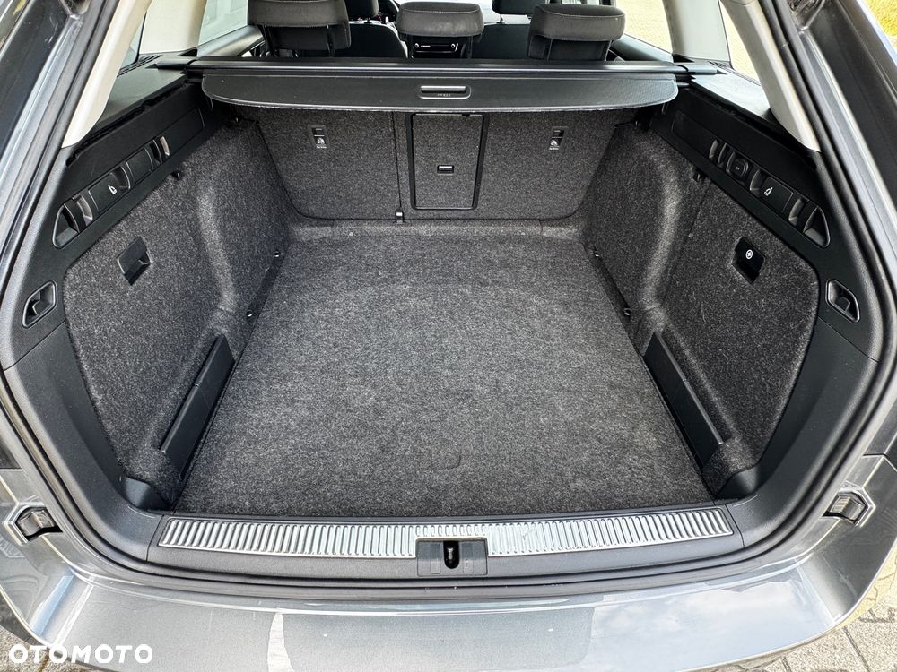 Skoda Superb 2.0 TDI SCR Ambition - 40
