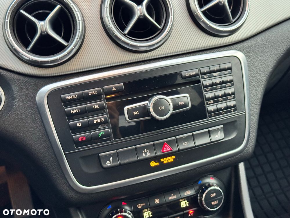 Mercedes-Benz CLA 180 7G-DCT - 24
