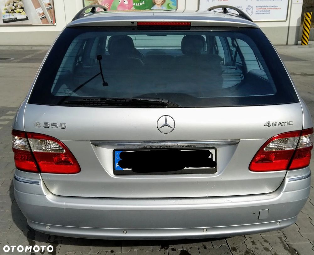 Mercedes-Benz E-Class 2005 photo 5