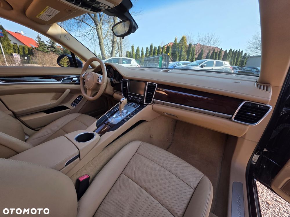 Porsche Panamera 4 PDK Platinum Edition - 25