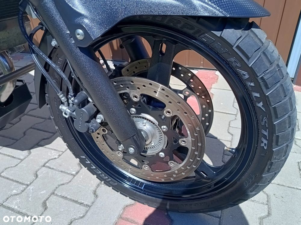 Suzuki V-STROM - 17