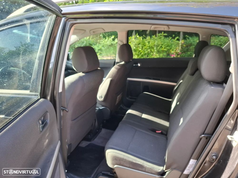 Toyota Corolla Verso 2.2 D-4D Sol - 14