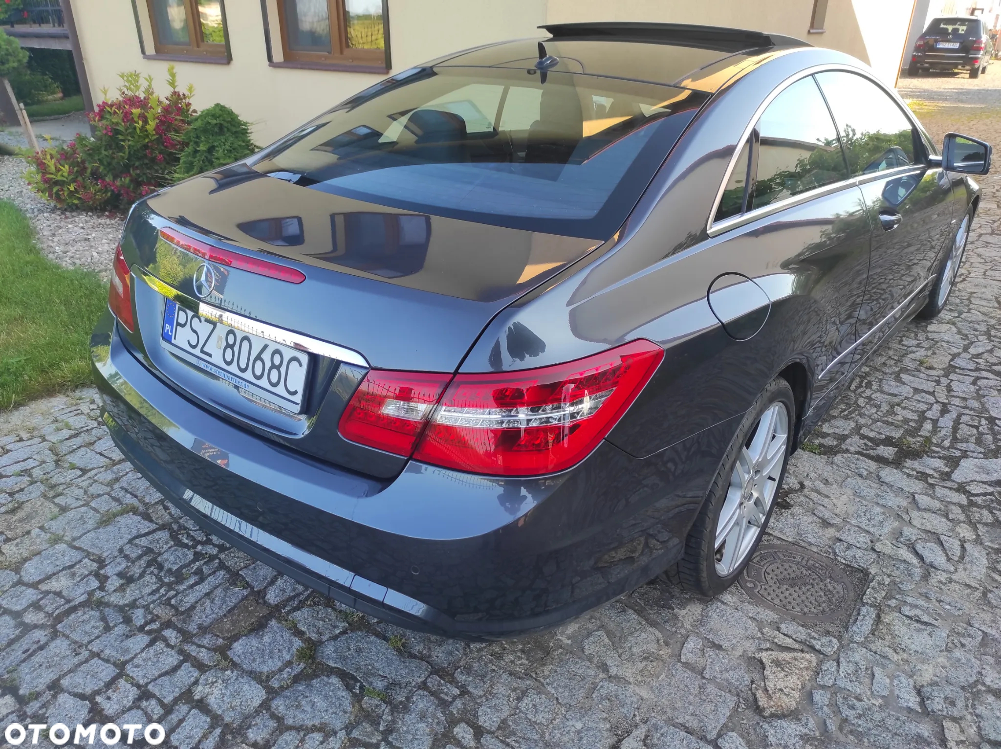 Mercedes-Benz Klasa E 200 CGI BlueEffICIENCY - 14