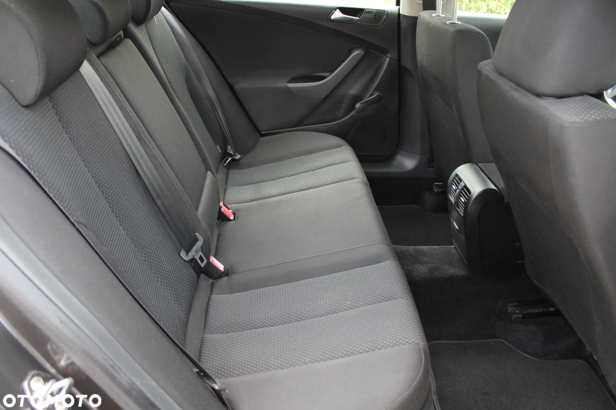 Volkswagen Passat 1.6 Comfortline - 18