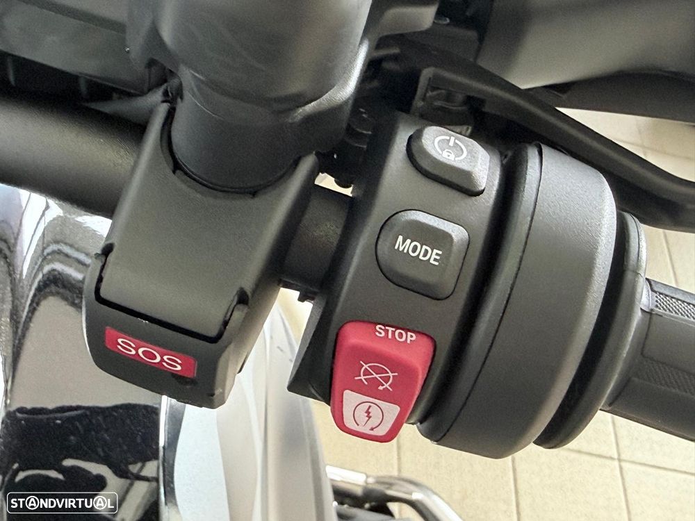 BMW R 1300 GS TRIPLE BLACK - 10