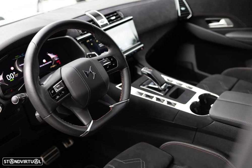 DS DS7 Crossback E-Tense Performance Line EAT8 - 12