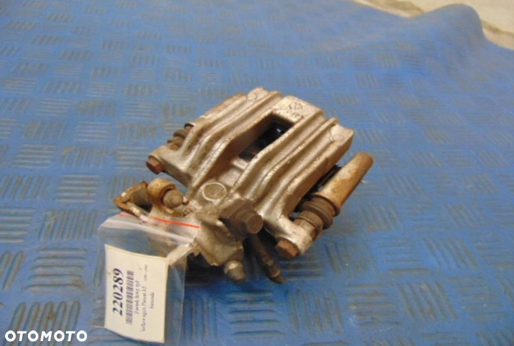 VOLKSWAGEN PASSAT B5 ZACISK HAMULCOWY LEWY TYŁ - 2