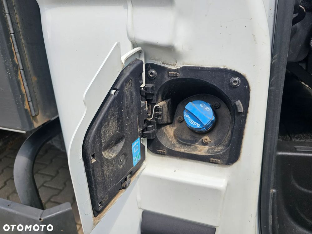 Nissan NV400 - 33
