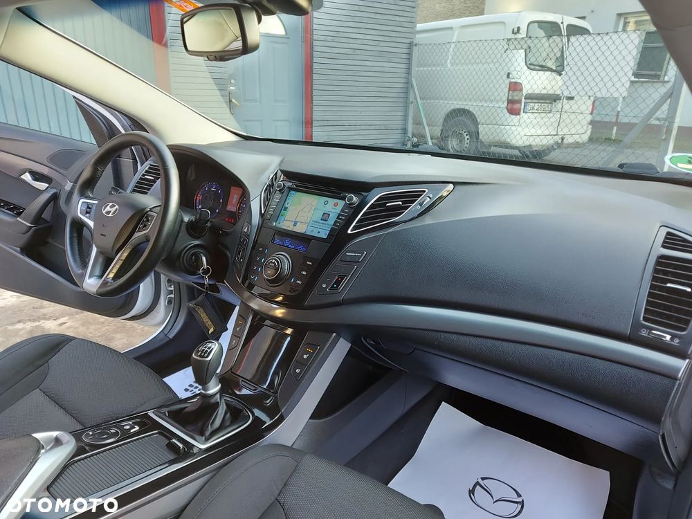 Hyundai i40 i40cw 1.7 CRDi Fifa World Cup Edition - 17