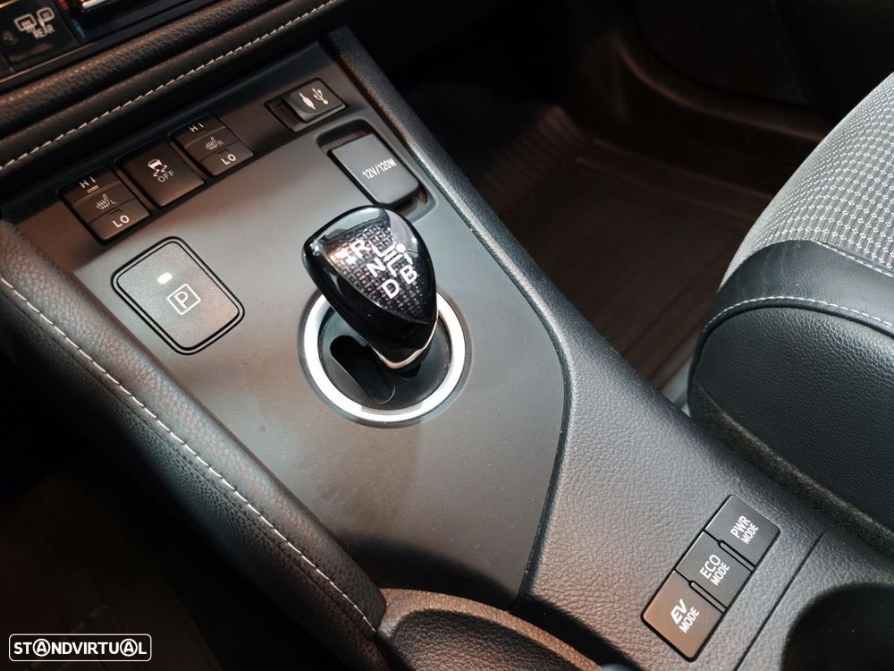 Toyota Auris Touring Sports 1.8 HSD Exclusive+Navi - 29