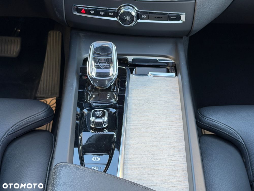 Volvo XC 60 T6 Plug-In Hybrid AWD Inscription - 14