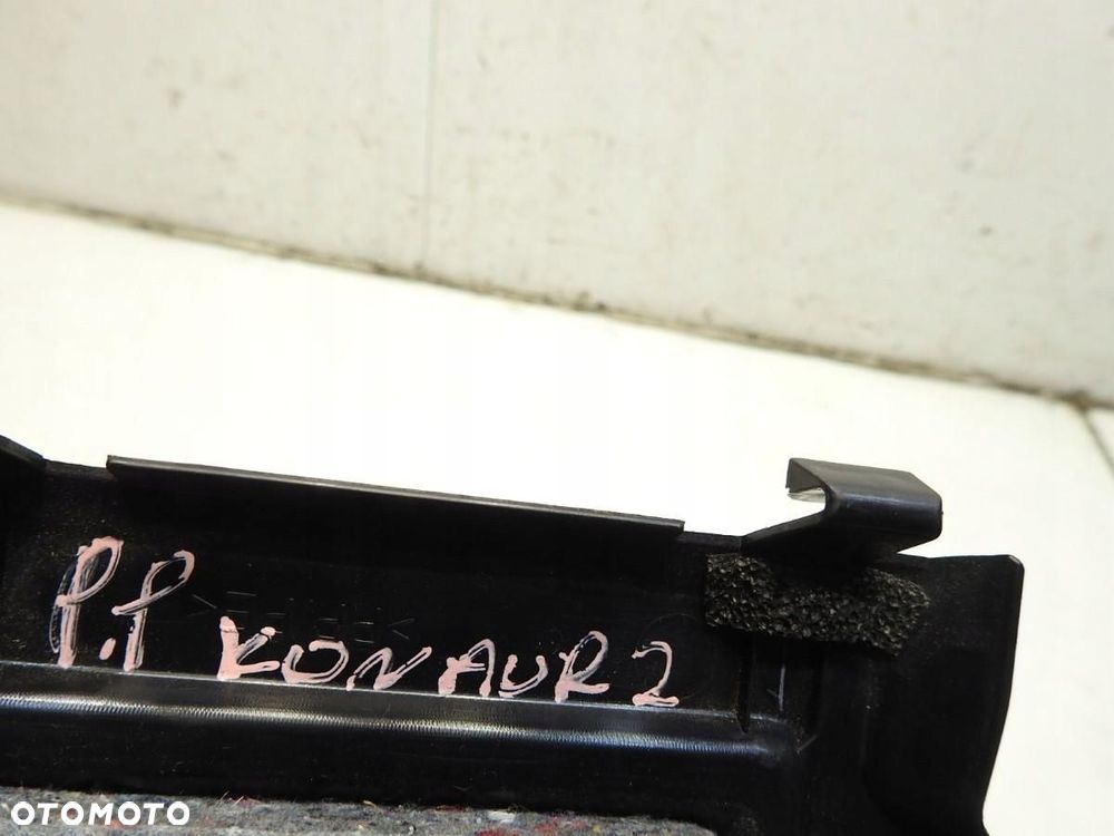 OSŁONA ZAŚLEPKA KONSOLI PRAWA TOYOTA AURIS II 55607-02141 - 2