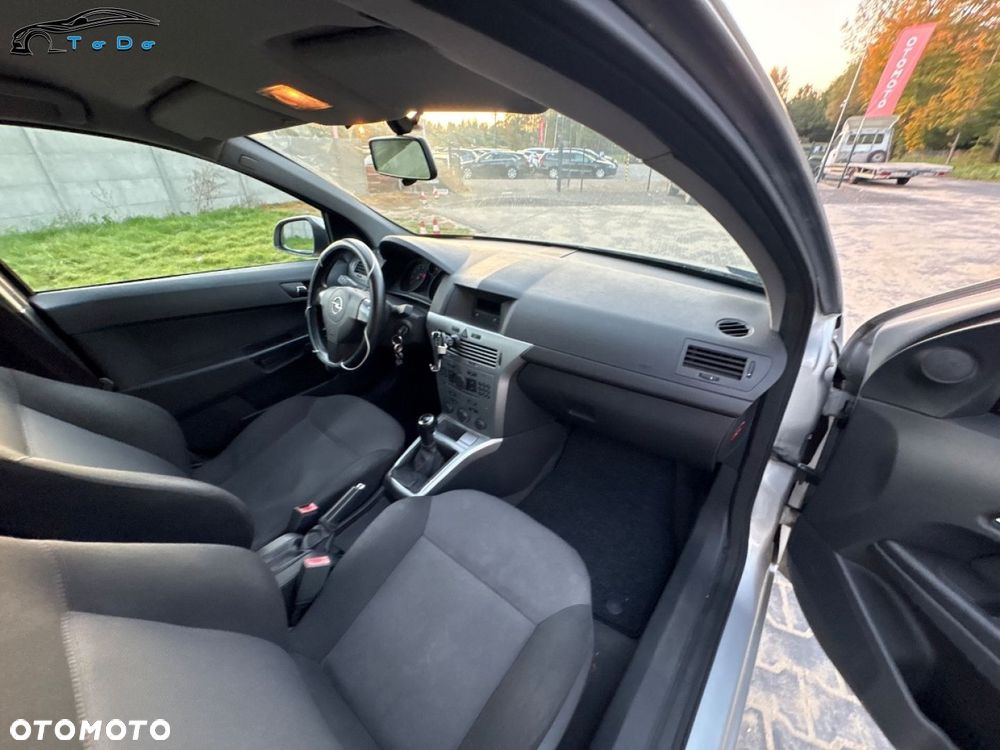 Opel Astra 1.6 Sport EU6 - 32