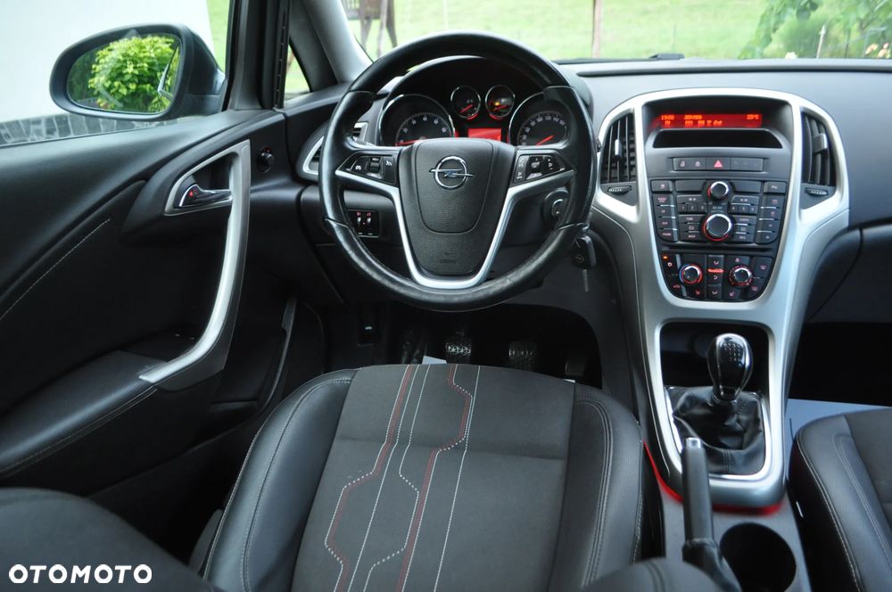 Opel Astra 1.4 Turbo 150 Jahre - 22