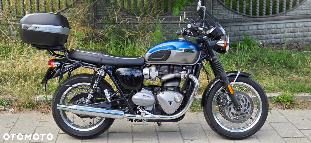 Triumph Bonneville - 2
