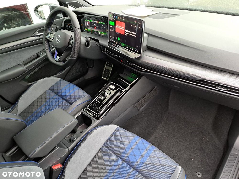 Volkswagen Golf - 11