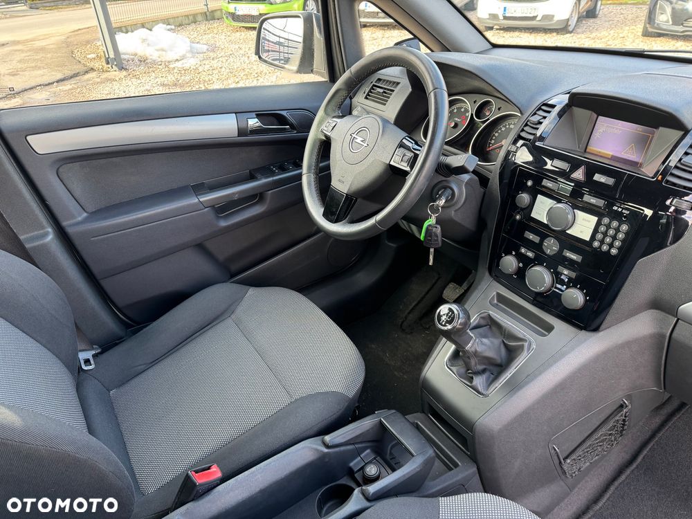 Opel Zafira - 15