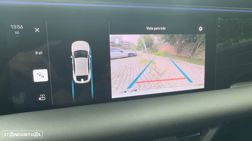 Porsche Macan Electric 4 - 18