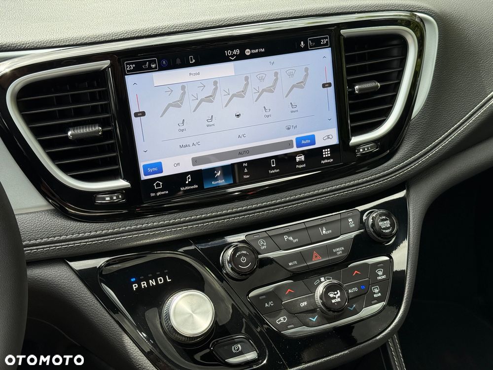 Chrysler Pacifica - 17