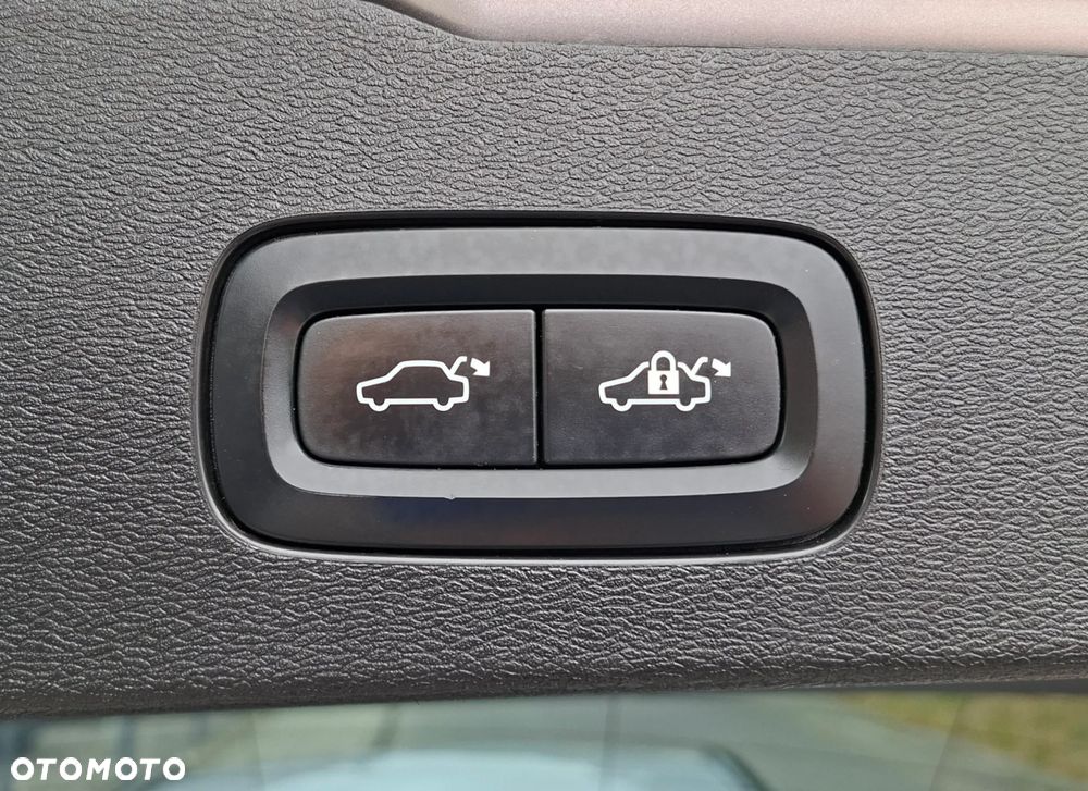 Volvo V60 D3 Geartronic RDesign - 29