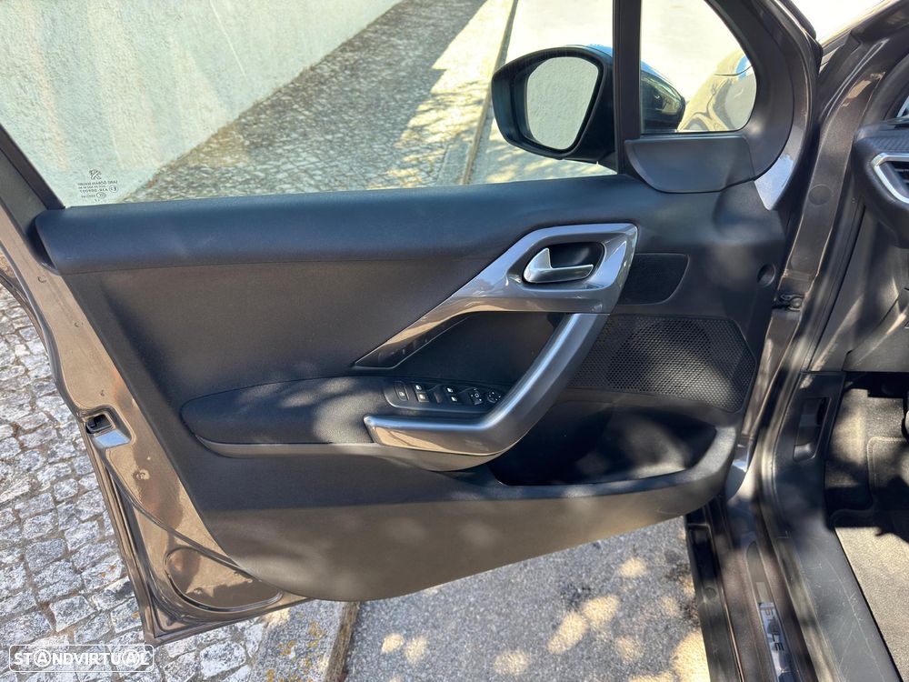 Peugeot 2008 1.6 BlueHDi Style - 10
