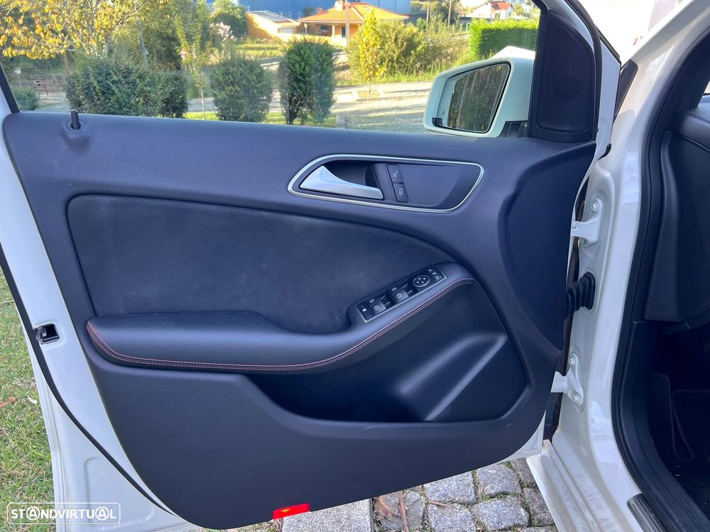 Mercedes-Benz B 220 (CDI) d 4Matic 7G-DCT AMG Line - 8
