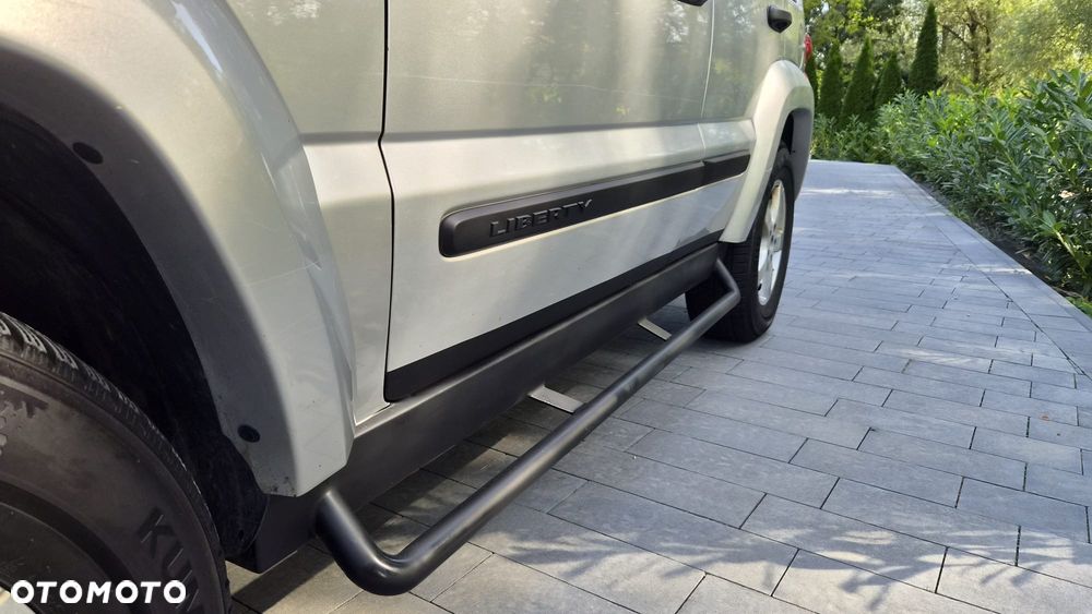 Jeep Liberty - 10
