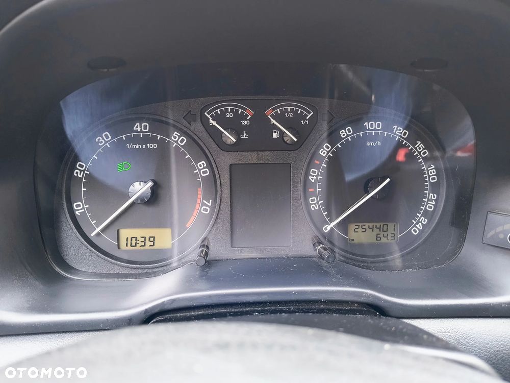 Skoda Octavia 1.6 Tour - 7