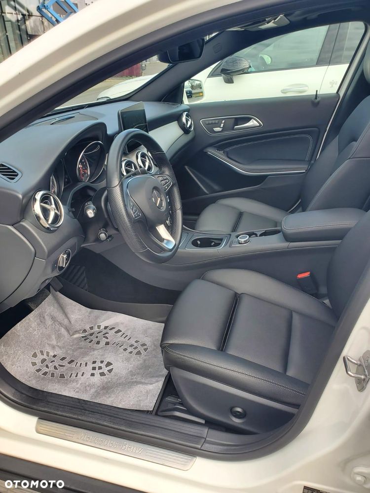 Mercedes-Benz GLA 250 4Matic 7G-DCT AMG Line - 11