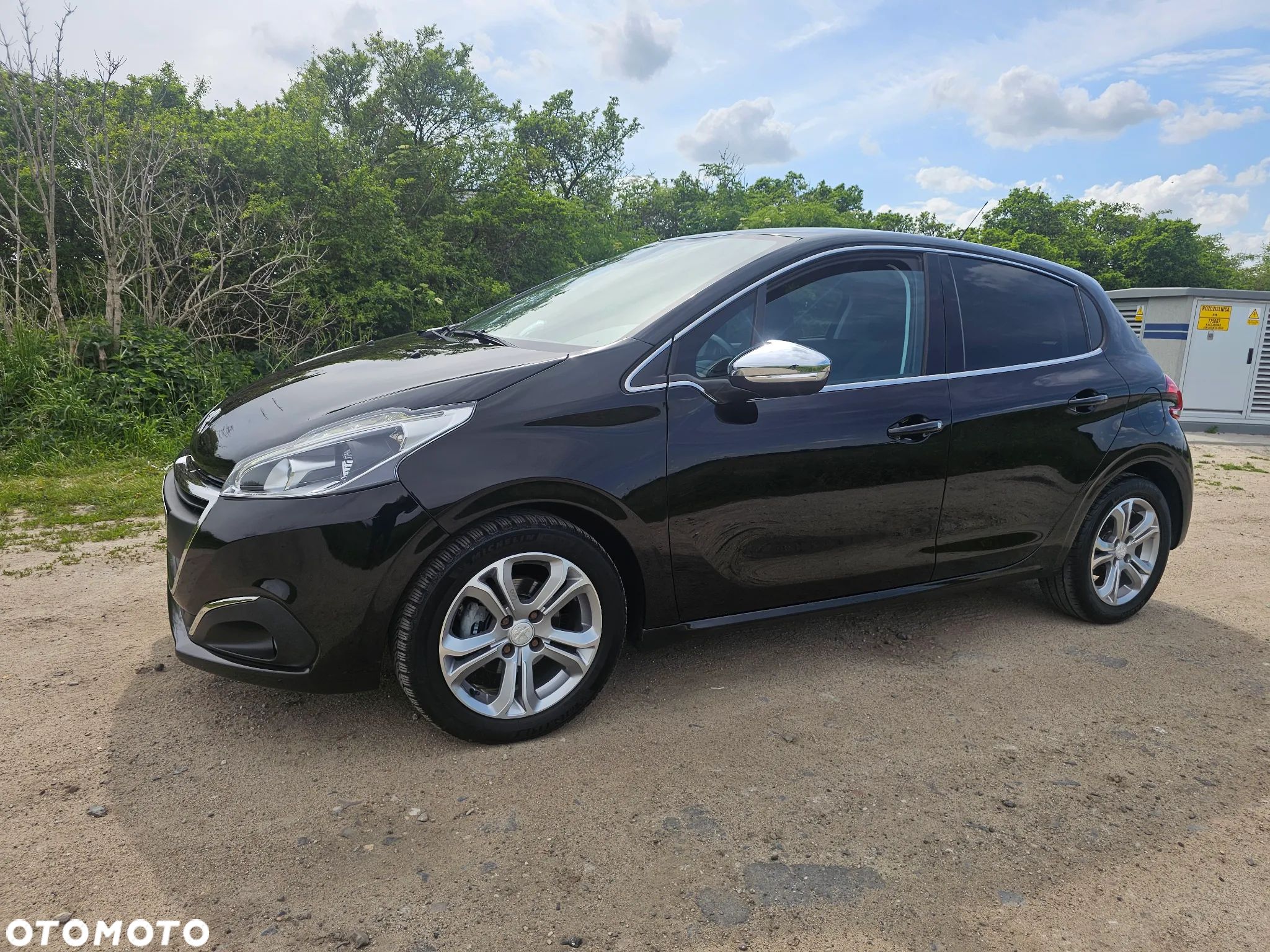 Peugeot 208 1.2 PureTech GPF Signature S&S EAT6 - 1
