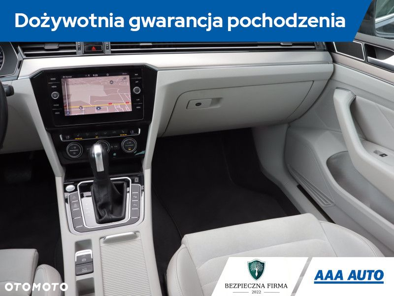 Volkswagen Passat - 9