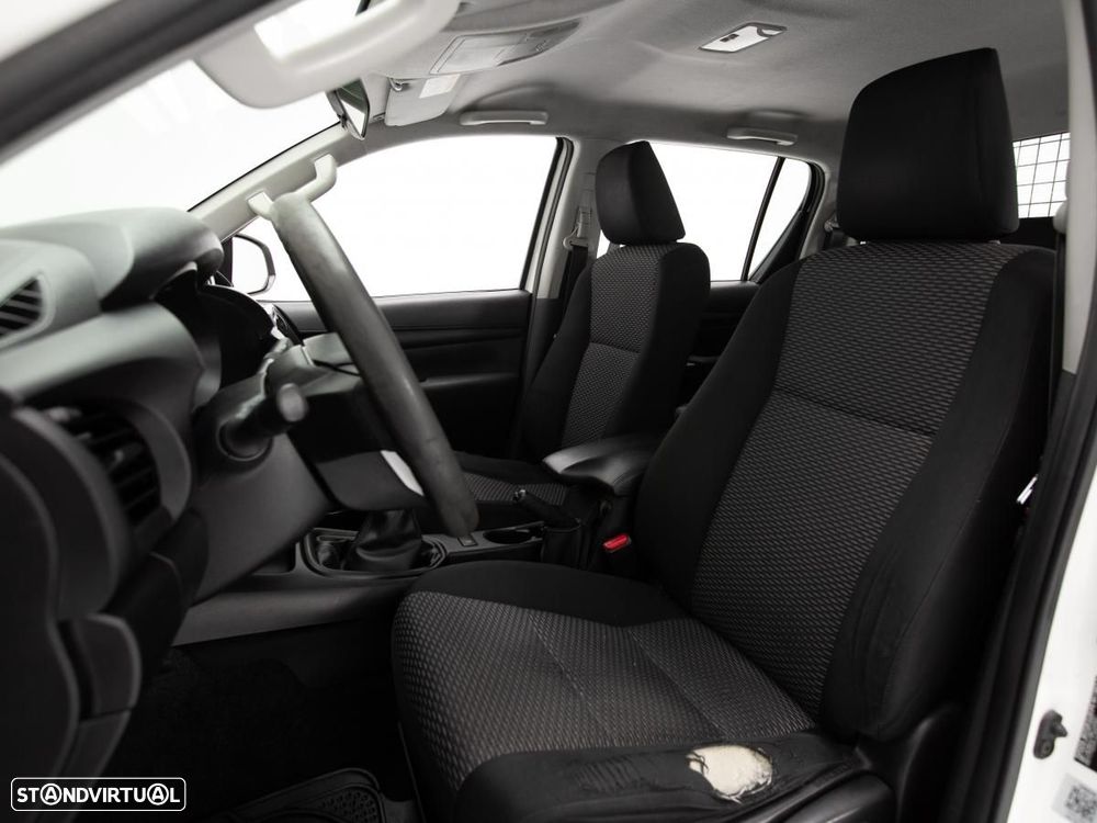 Toyota Hilux 2.4 D-4D 4WD DOUBLE CAB c/IVA - 7