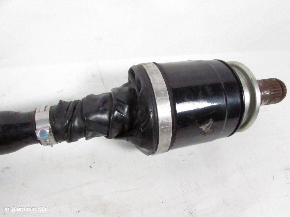 Transmissão Esquerdo/Trás Seminovo/ Original BMW i3 (I01) 33207641213 - 3