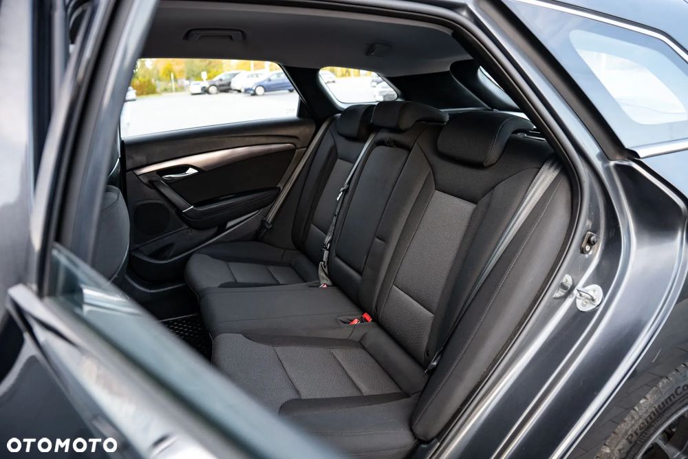 Hyundai i40 1.7 CRDi Comfort + - 19