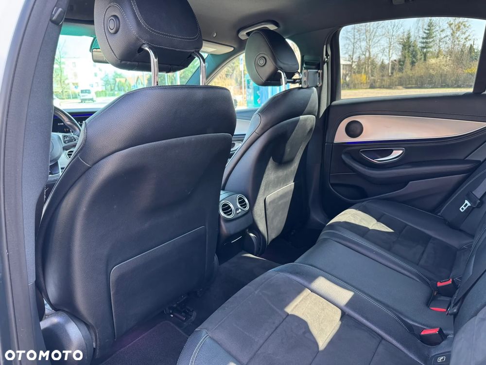 Mercedes-Benz Klasa E 220 d 4-Matic 9G-TRONIC - 17