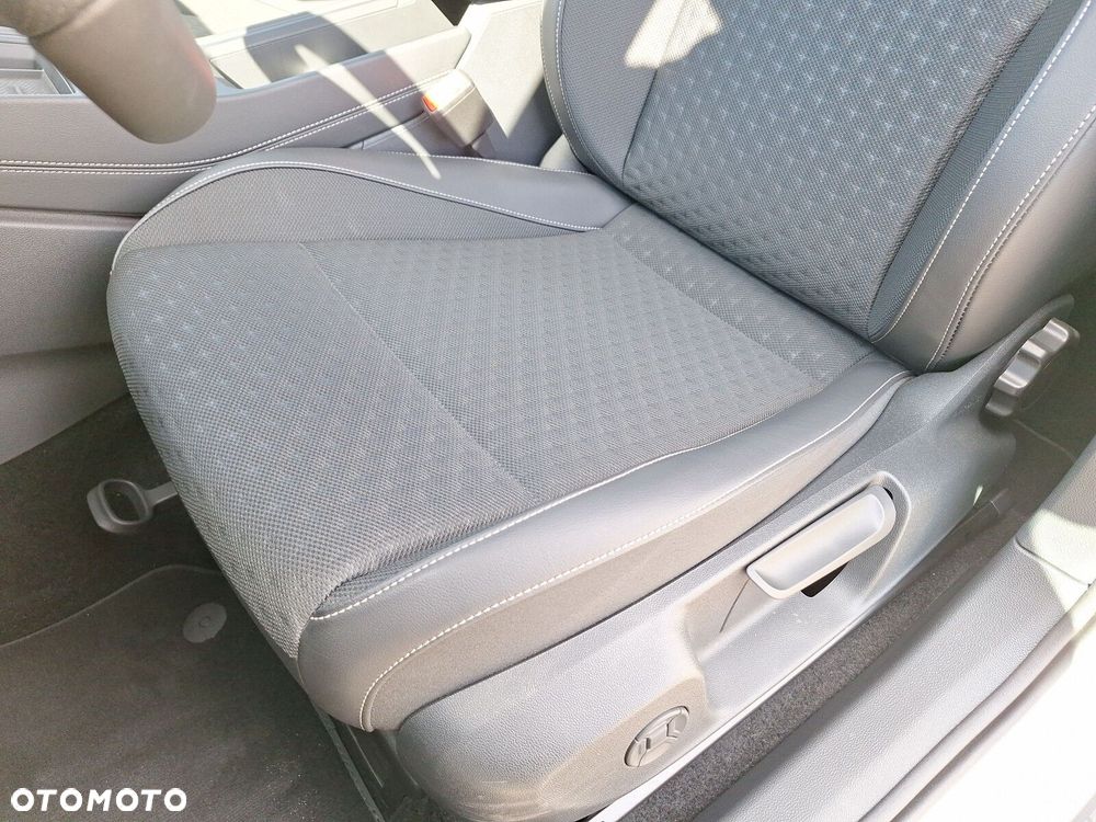 Volkswagen T-Roc - 12