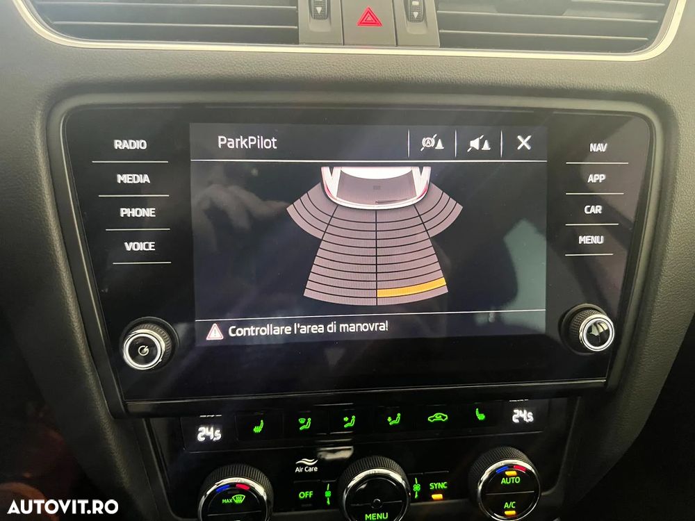 Skoda Octavia Combi Diesel 2.0 TDI 4X4 DSG Scout - 16