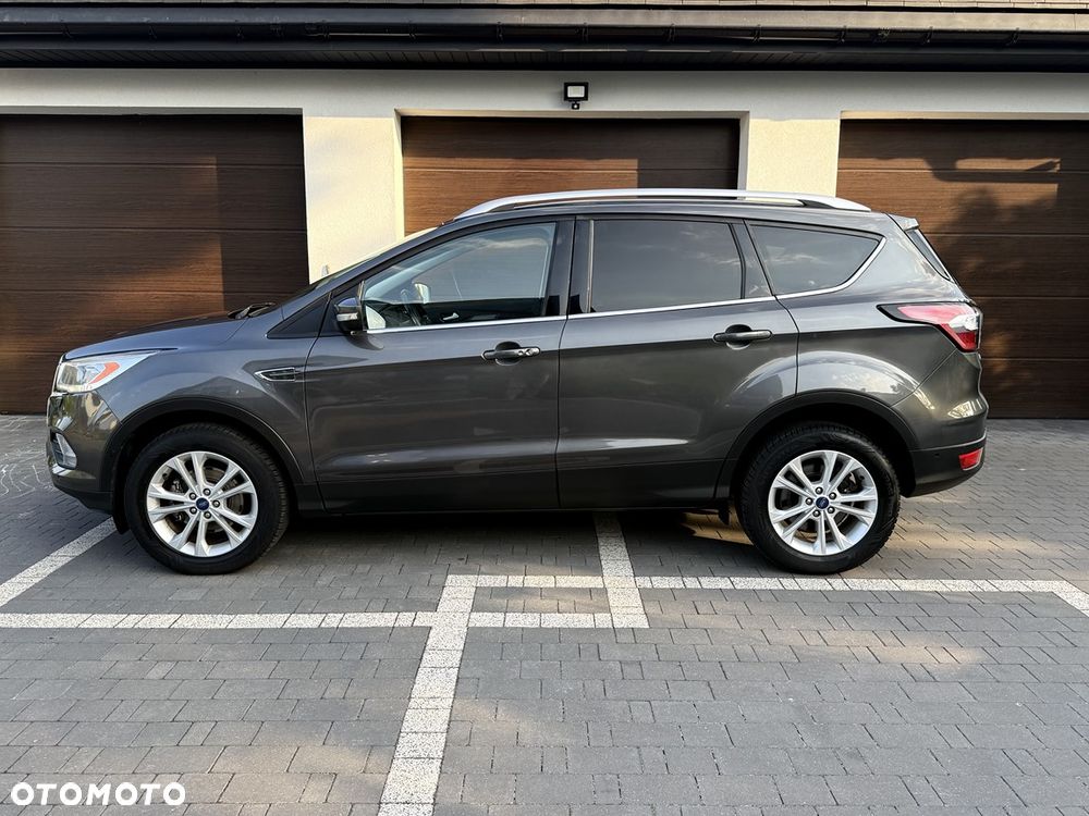 Ford Kuga 1.5 EcoBoost 2x4 ST-Line - 3