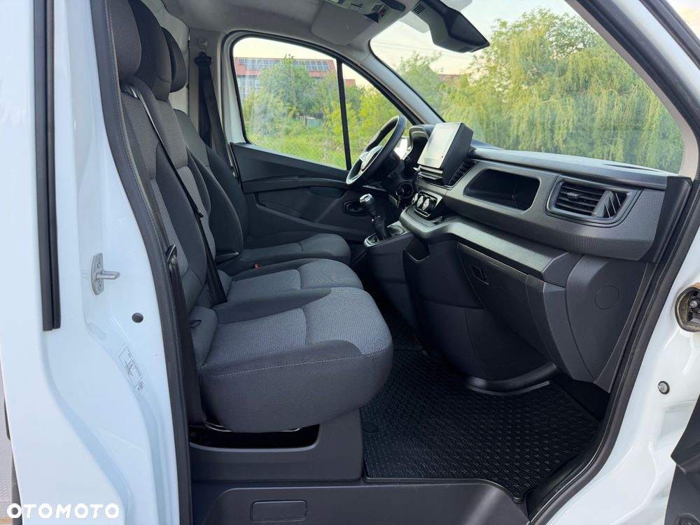 Renault Trafic - 23