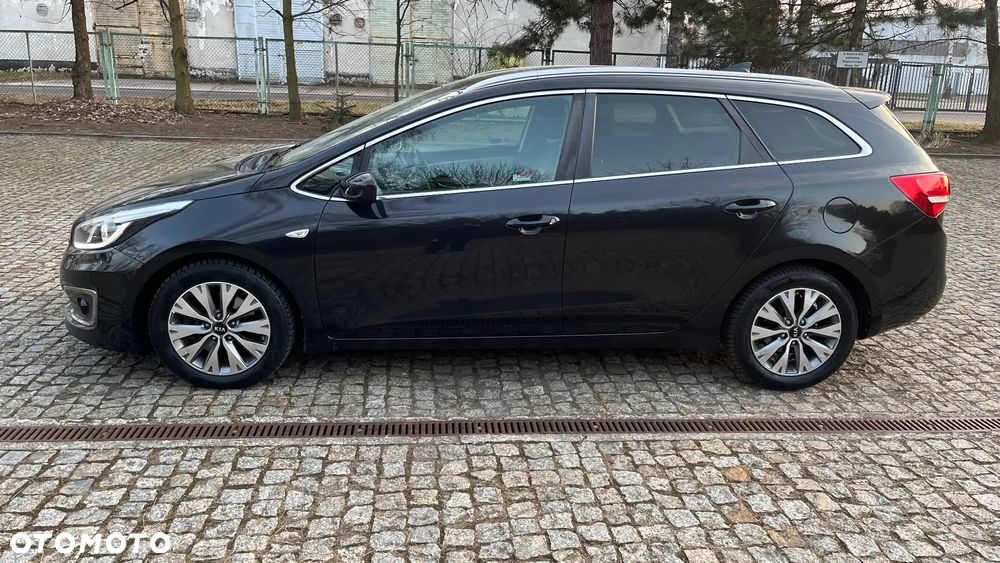 Kia Ceed 1.6 GDI SW Platinum Edition - 2