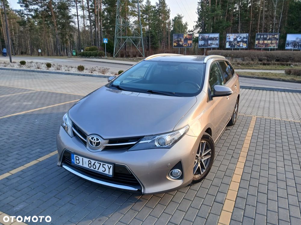 Toyota Auris 1.4 D-4D Premium - 4