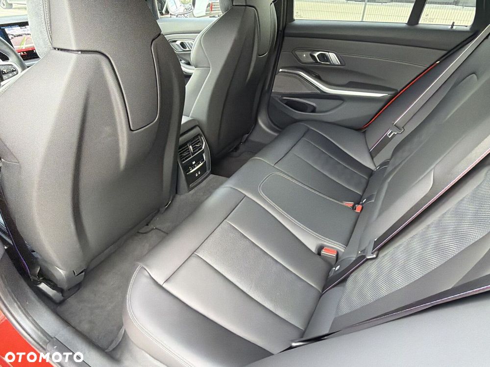 BMW M3 Competition xDrive sport - 35