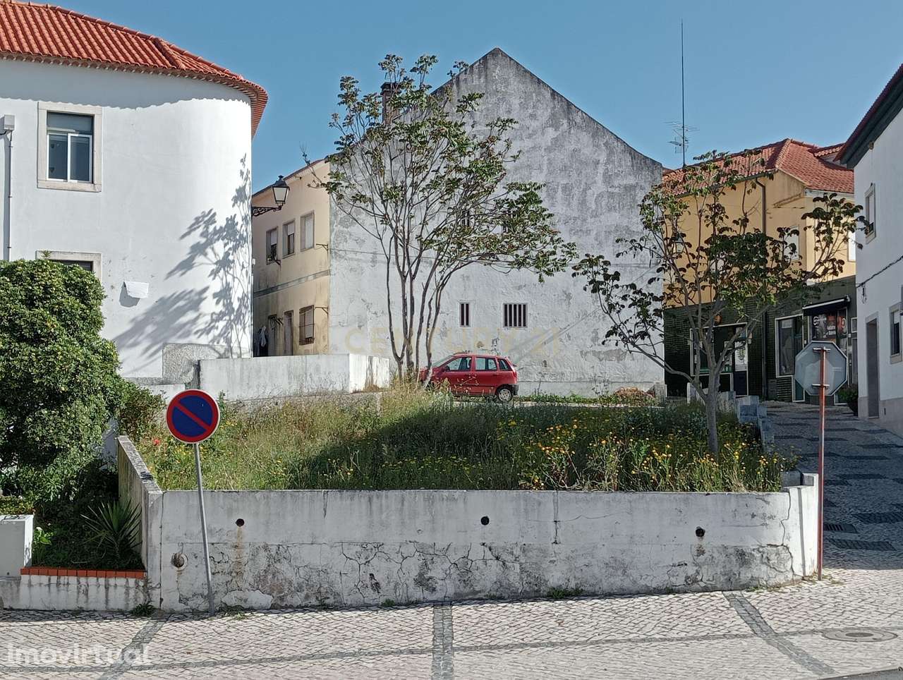 Terreno urbano para construção no centro de Alcanena, Santarém - Grande imagem: 2/14