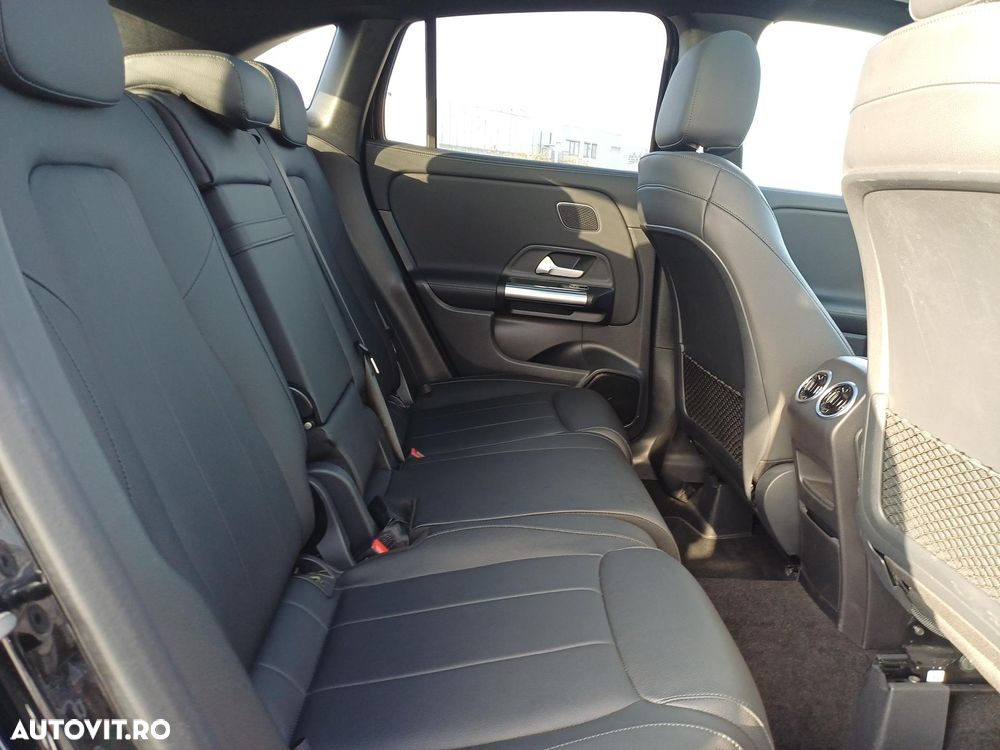 Mercedes-Benz GLA - 27