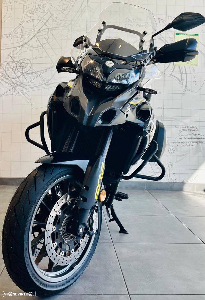 Benelli TRK 502 - 5