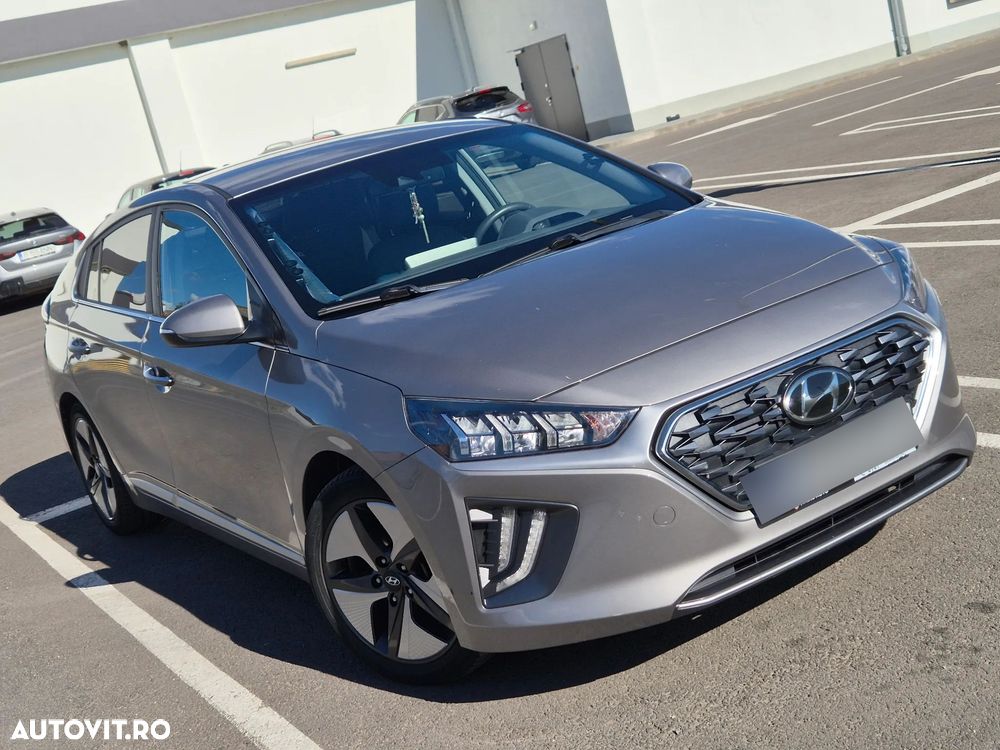 Hyundai IONIQ - 3
