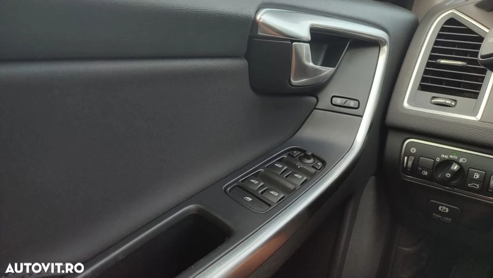 Volvo XC 60 D3 Momentum - 14