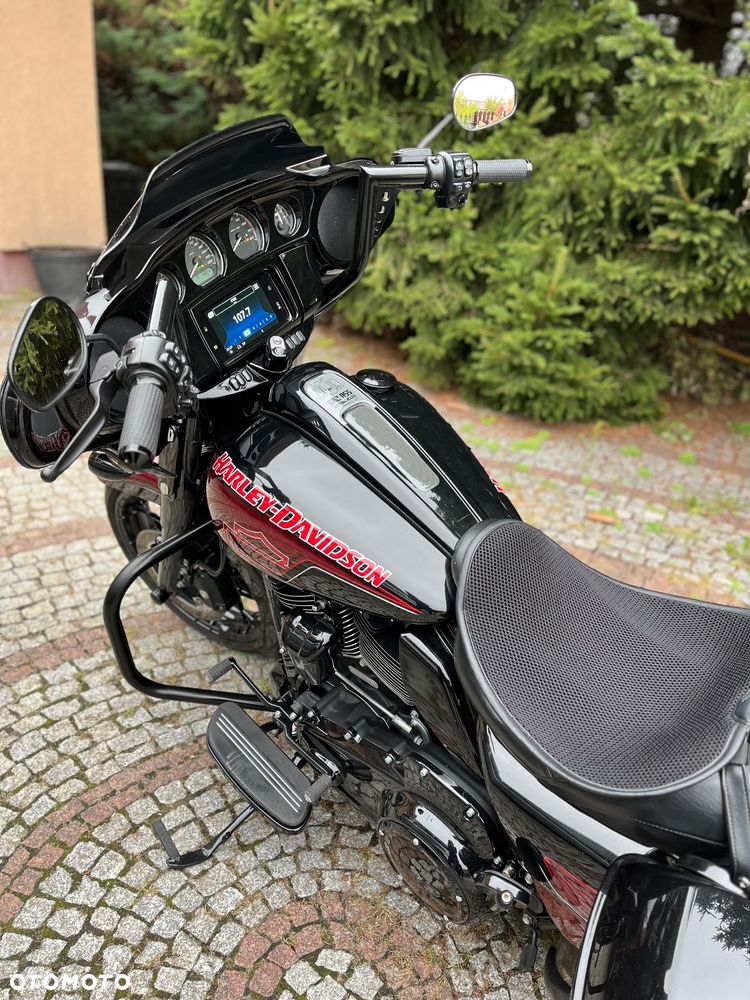 Harley-Davidson Touring Street Glide - 8