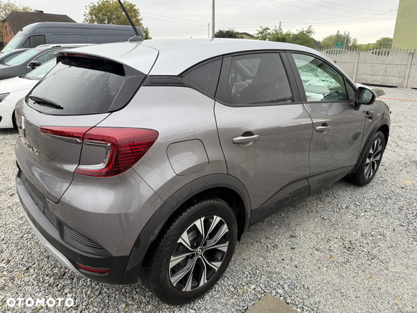 Renault Captur TCe 100 EXPERIENCE